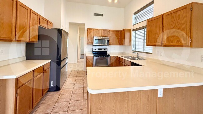 Foto del edificio - 1569 E Princeton Ave