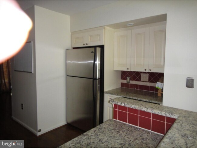 Building Photo - 43 Roseberry Ct