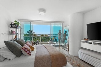 Building Photo - 2127 Brickell Ave