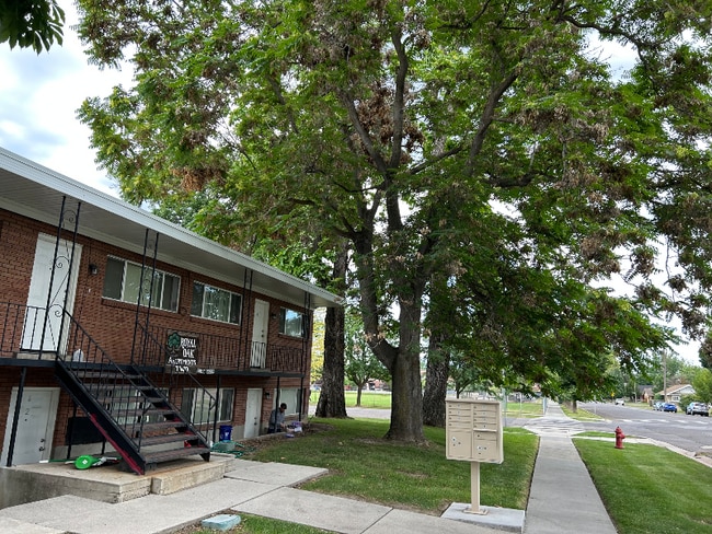 Building Photo - 214 N 600 E