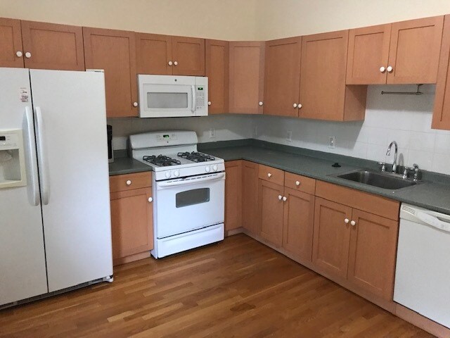 Foto del edificio - 14 Schiller St