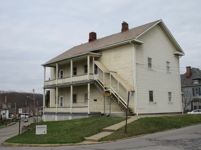 Building Photo - 118 Van Buren St