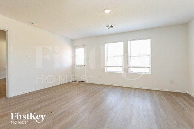 Building Photo - 10630 Erinita Way