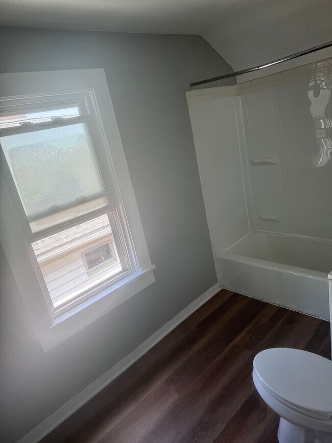 Foto del edificio - 1264 E 168th St