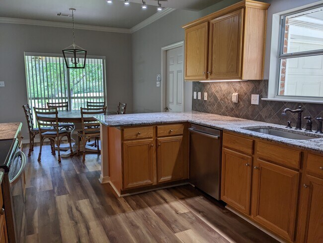 Building Photo - 132 Normandy Dr