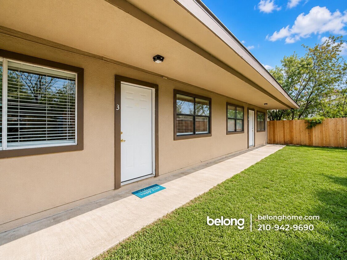 Building Photo - 522 Altitude Dr