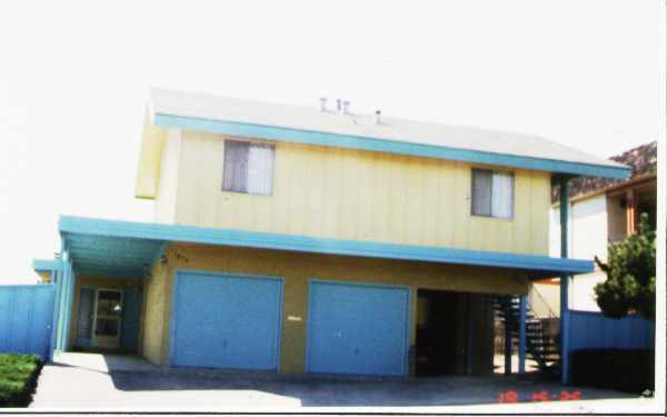 Building Photo - 3073 Birmingham Dr