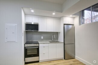 Building Photo - 3010 Av. Van Horne