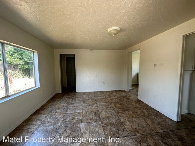 Building Photo - 1 br, 1 bath House - 303 SPENCER AVE