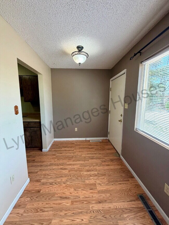 Foto del edificio - One Bedroom - Awesome Location!