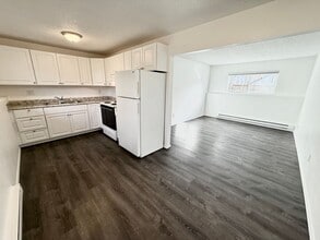 Building Photo - 1837 S 8th St W