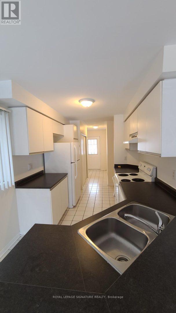 Building Photo - 5 Fairglen Ave