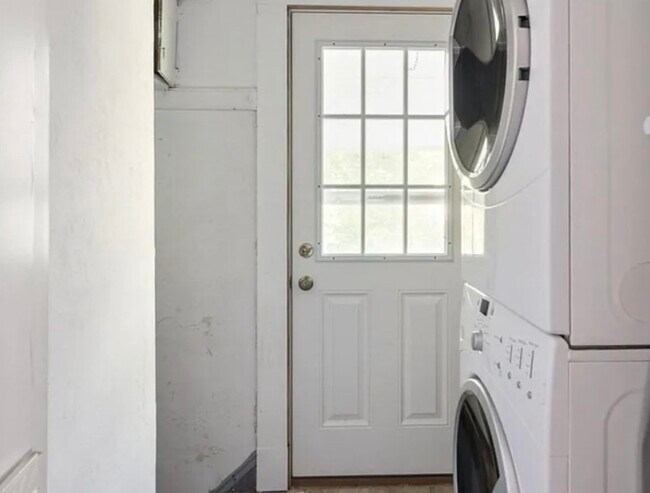 Foto del edificio - 44 Greenleaf Ave