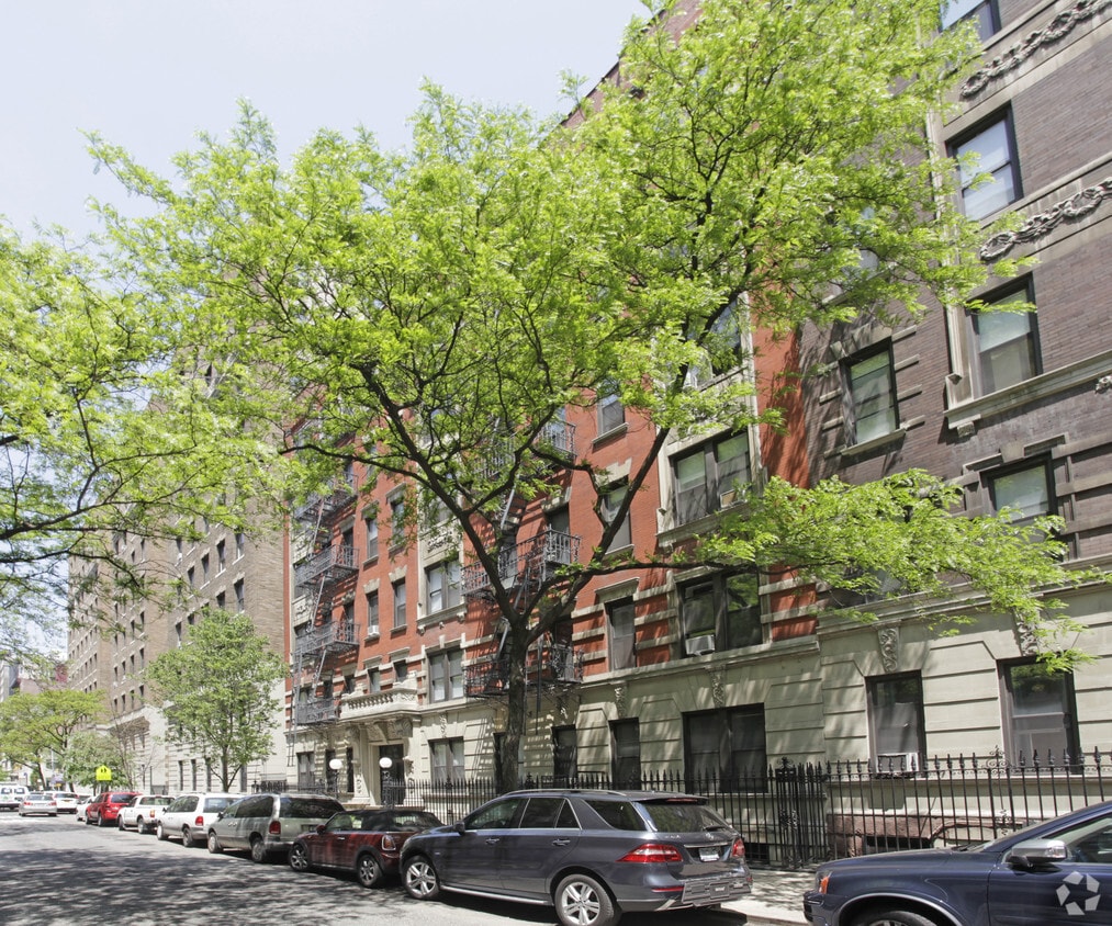 Building Photo - 533-535 W 111th St