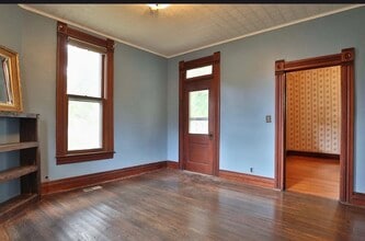 Building Photo - 317 E Glenwood St