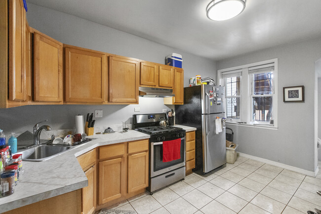 Building Photo - 1524 N Artesian Ave
