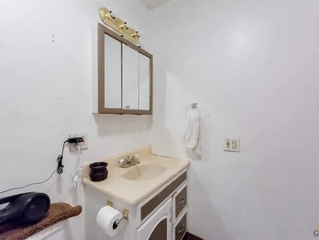 Foto del edificio - 300 San Emidio St