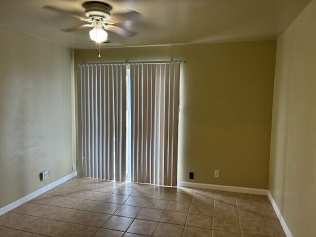 Foto del edificio - 1160 Grand Terrace Dr