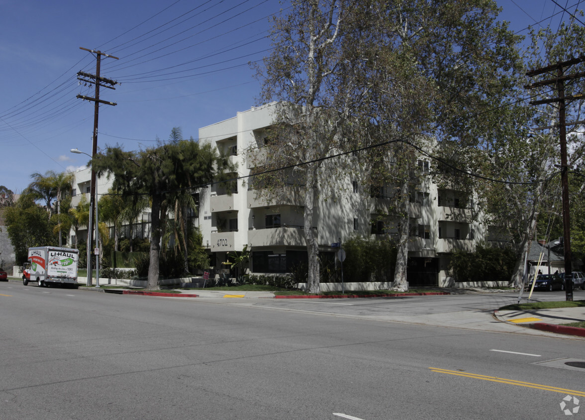 Building Photo - Palmia