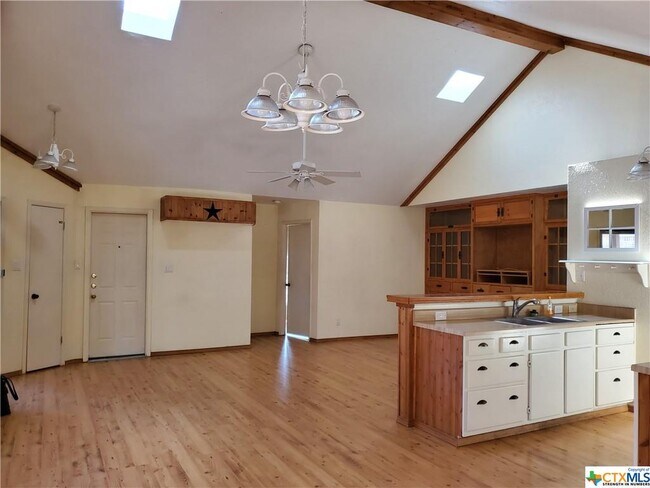 Building Photo - 766 Briarbend Dr