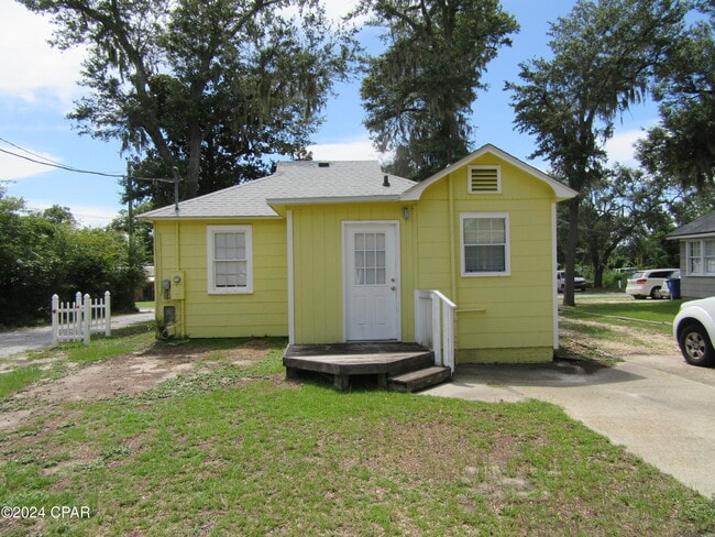 Building Photo - 1708 Louise Ave