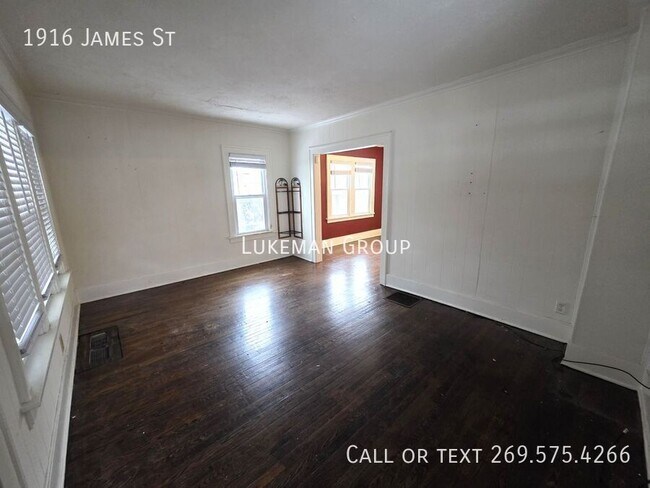 Foto del edificio - 1916 James St