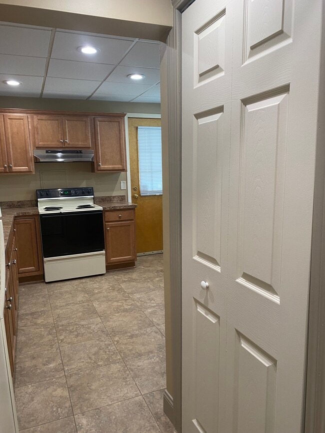 Kitchen - 21-1 Audubon St