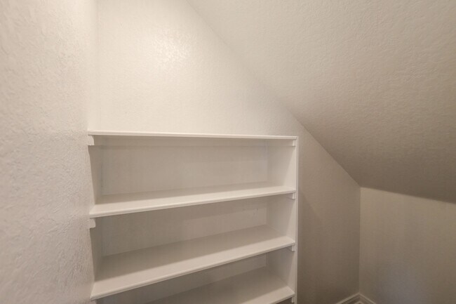 Foto del edificio - Modern 3 Bed 2.5 Bath Townhouse Near La Cantera & UTSA
