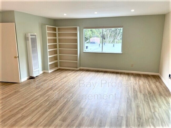 Building Photo - 25383 Flanders Dr