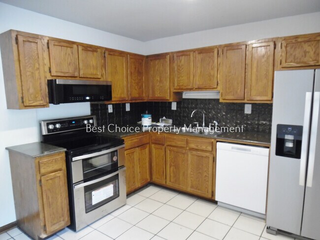 Foto del edificio - 211 Brookside Dr