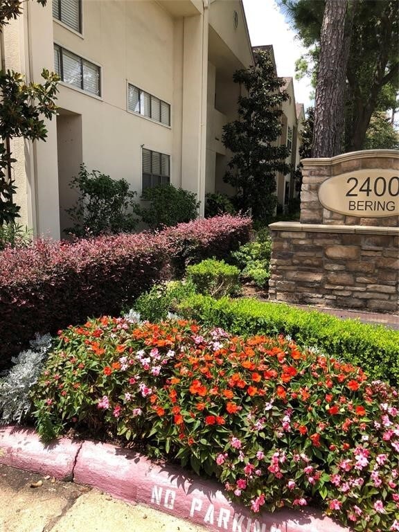 Building Photo - 2438 Bering Dr
