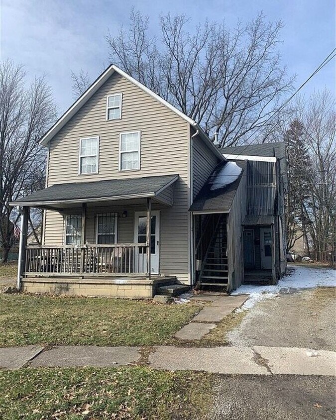 Primary Photo - 2344 East Ave