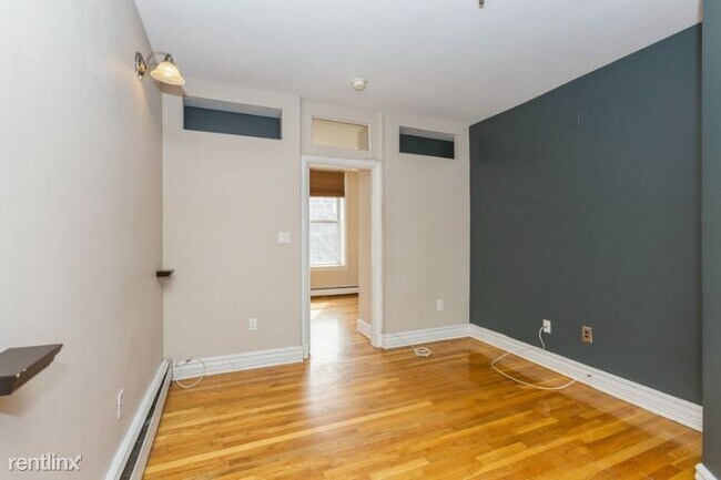 Foto del edificio - 320 Madison St