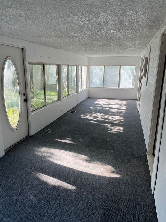 Building Photo - 3743 Springfield St