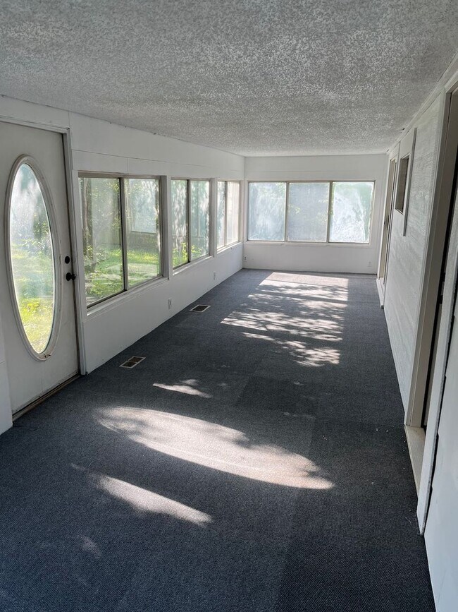 Foto del edificio - 3743 Springfield St