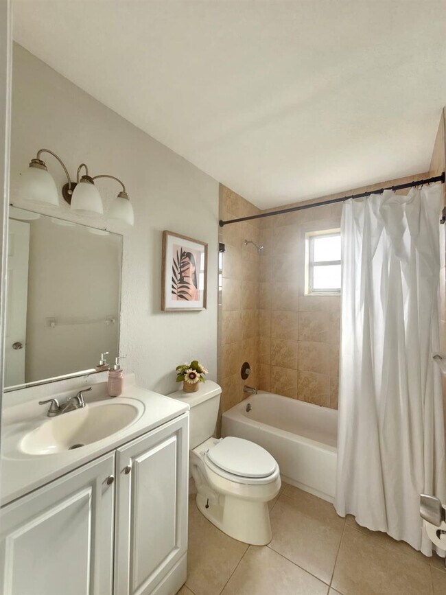 Foto del edificio - 1021 SE Monterey Rd