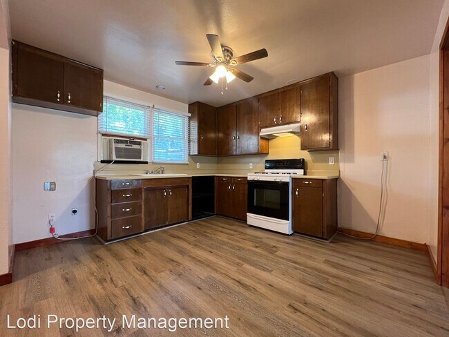 Building Photo - 3 br, 1 bath House - 321 CROSS STREET