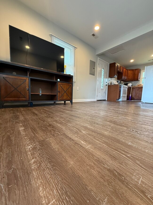 Building Photo - 174 Warrior Cir