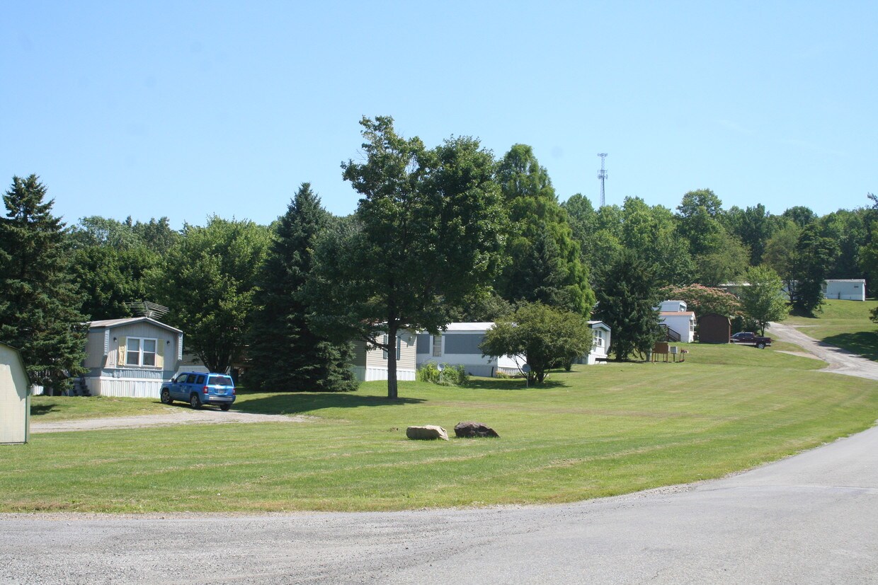 Building Photo - Sylvan Acres Dr