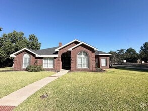Building Photo - 1800 Dukes Dr