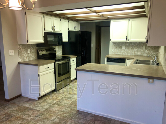 Building Photo - 7404 Timberview Dr