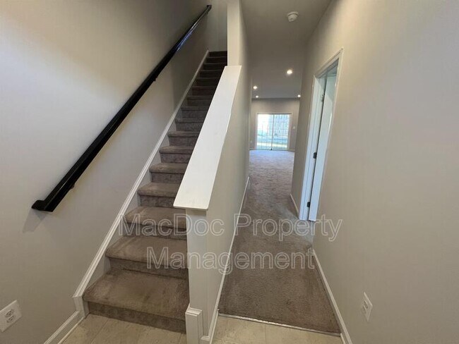 Foto del edificio - 505 Rolling Valley Dr