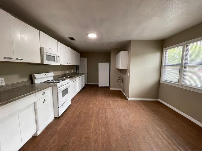 Foto del edificio - PRE-LEASE NOW! 2603 33RD STREET