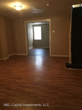 Foto del edificio - 4624 Pulaski Ave