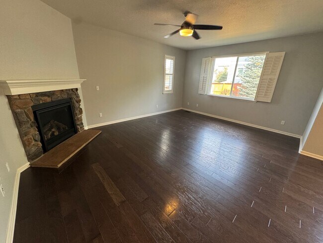 Building Photo - Beautiful spacious home in a lovely quiet ...