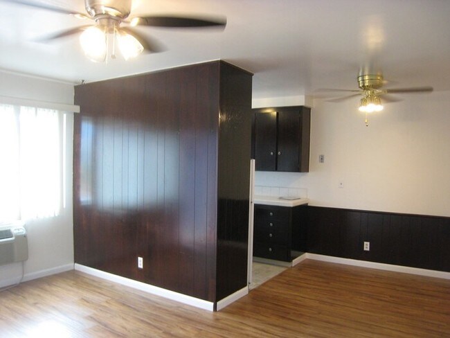 Building Photo - Enchanting 1bdr in Non-Smoking complex