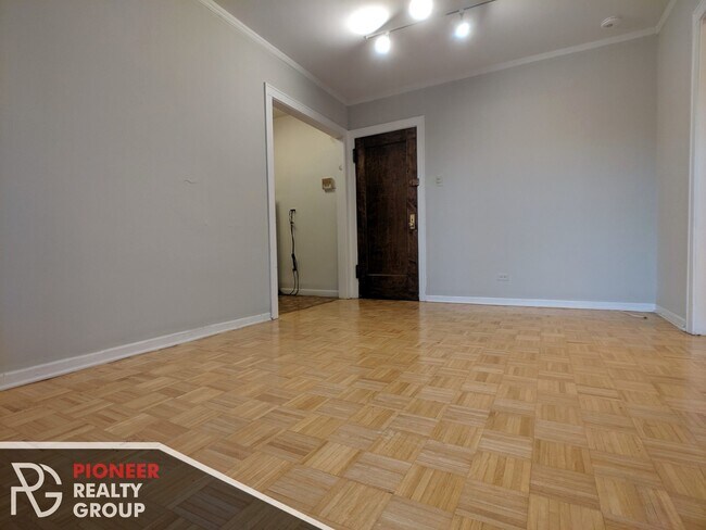 Foto del edificio - 739 W Belmont