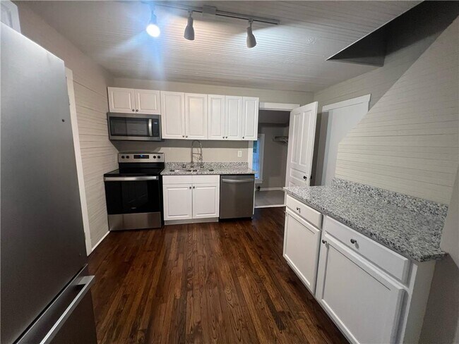 Building Photo - 21 Quarry St