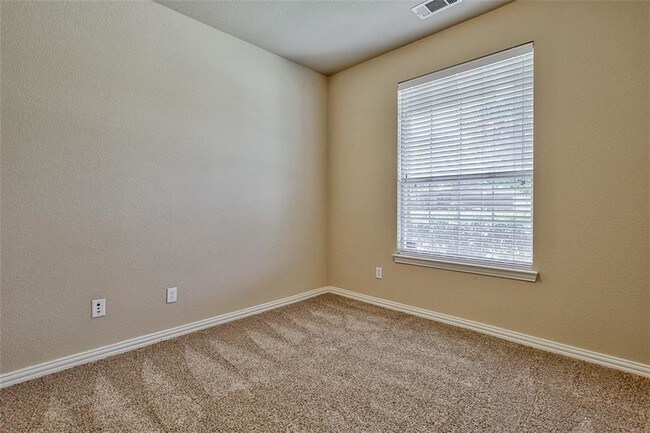 Building Photo - 3301 Meridian Dr