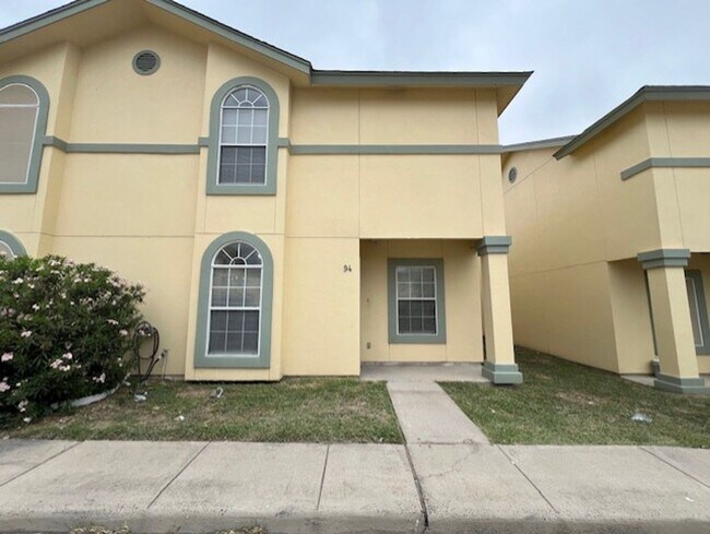 Building Photo - 1000 Ranchway